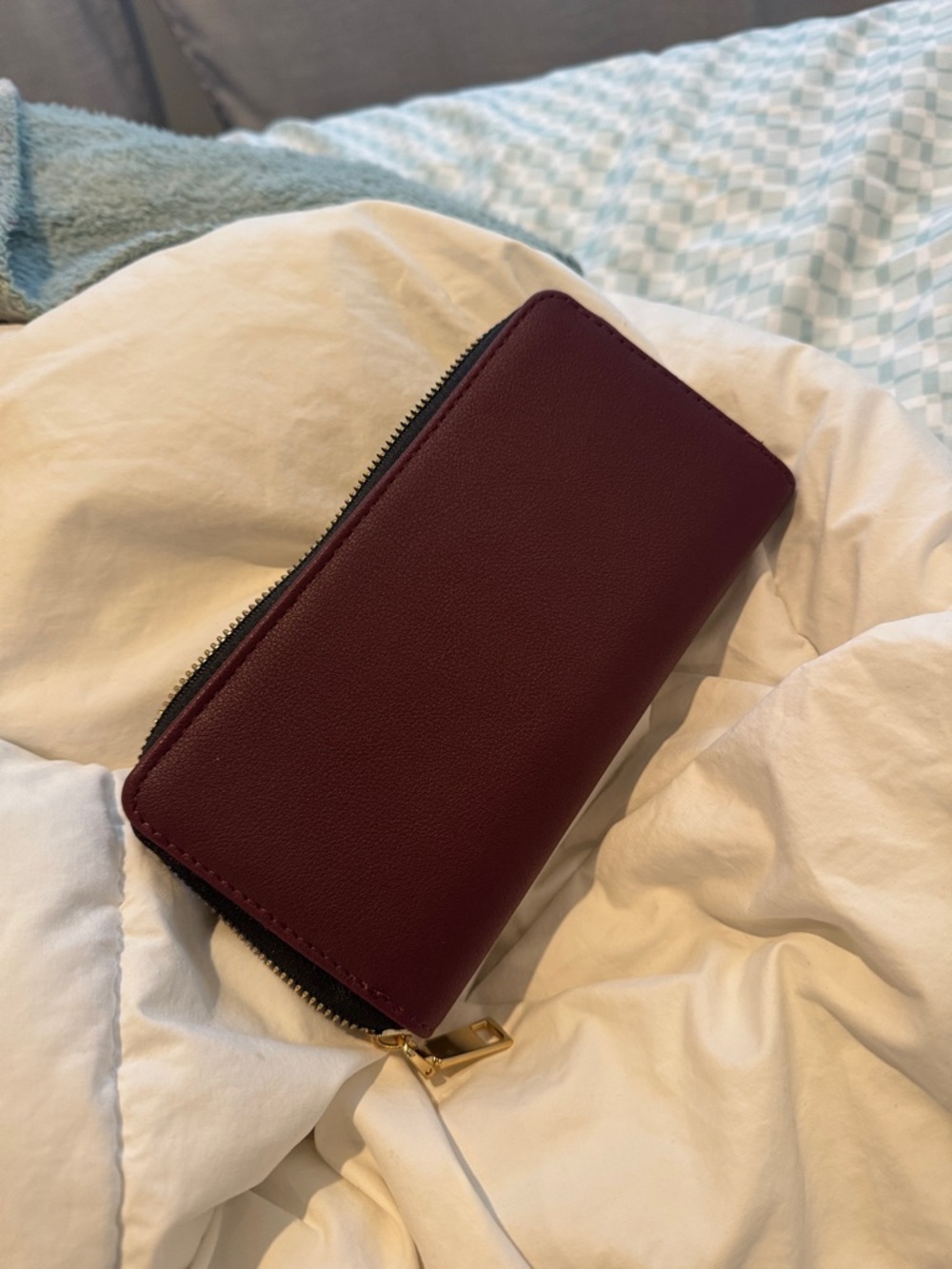 Women's Zip Wallet Card Holder in Burgundy